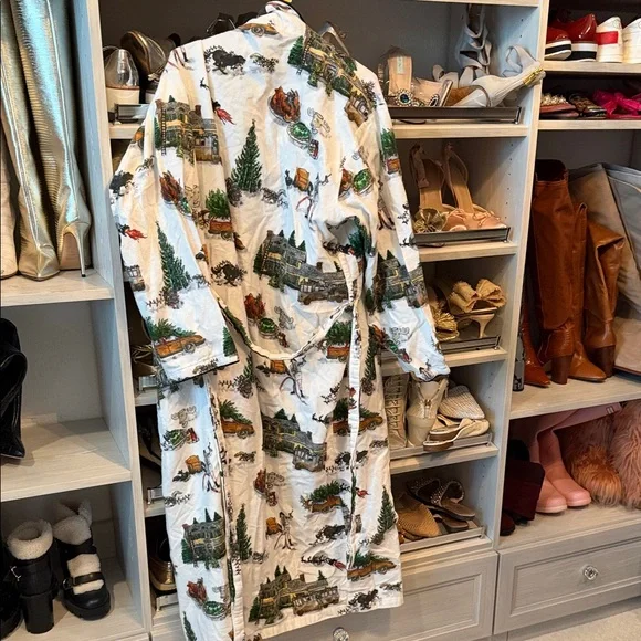 National Lampoon’s Christmas Vacation Pottery Barn Robe - Picture 4 of 4